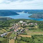 Mio Persan Cr Casa de Férias Rakalj