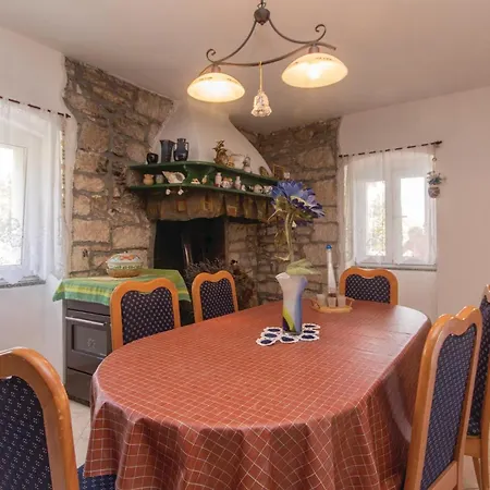 4 Bedroom Cozy In * Rakalj