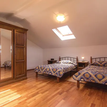 Holiday home 4 Bedroom Cozy In *